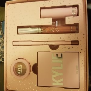 Holiday Exclusive Kylie Kit